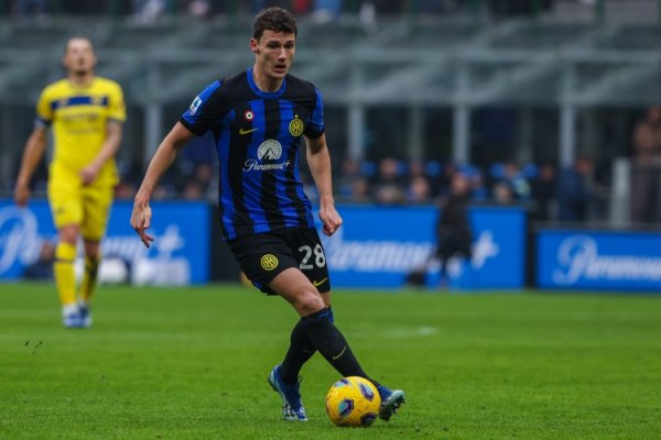Dimazio: Akanji gia nhập Inter