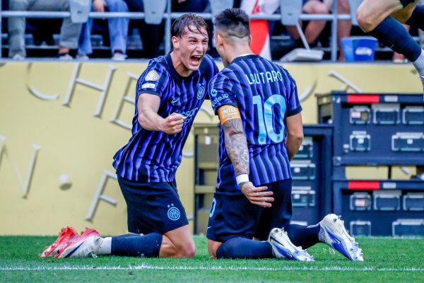 Đại lý Dzeko: Pio Esposito thự